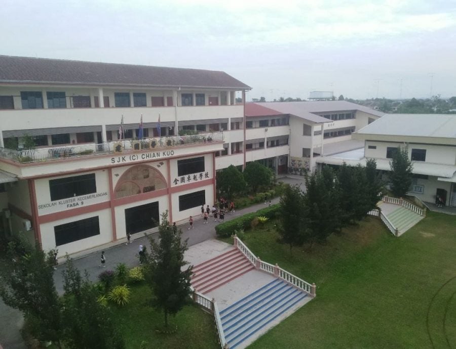 柔：版头之一：本报活动：《星洲嘉年华》：建国学校学生家长积极参与“星洲情义嘉年华”