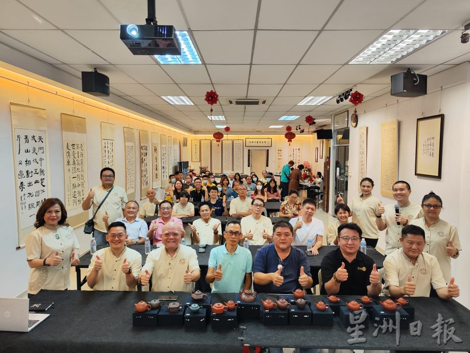 柔:辨识清朝至文革时期紫砂壸 吴伯泉教辨纯手工壸