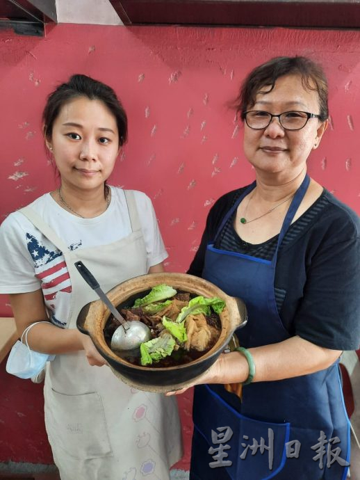 柔:食客指路(5月16日刊):巴生肉骨茶落户麻坡,食客都赞好