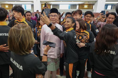  柬东运大马表现史上最差 安华鼓励运动员：再接再励