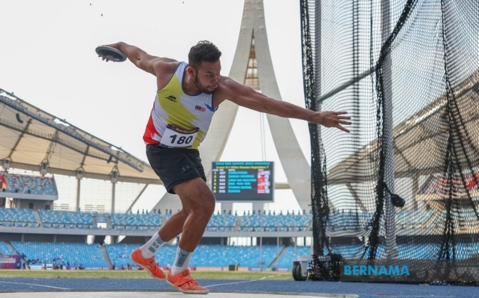 柬埔寨东运会田径赛| 不满赛会技术人员失误  伊芬愤怒错失刷纪录