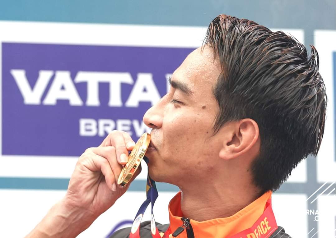 柬埔寨东运会跳水赛| 男子个人3公尺跳板 沙菲克(加布里埃尔)包揽金银