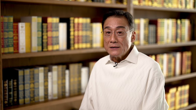 梁家辉自小戏院混长 幼时每天睡女厕