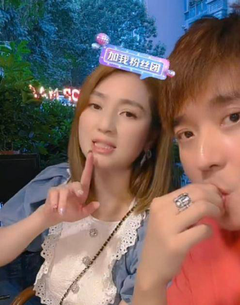 洪欣张丹峰撇离婚后直播 甜蜜投喂撒糖网酸捞钱无下限