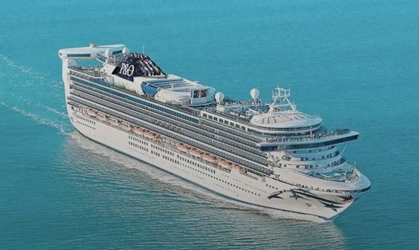 深夜窜火!澳洲游轮海上烧成一片红 3000乘客睡梦中惊醒狂逃