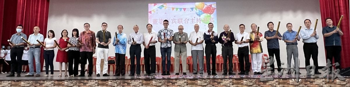 深斋中学校庆义卖会暨娱乐市开市！ 好看好吃好玩如同园游会兼作品秀