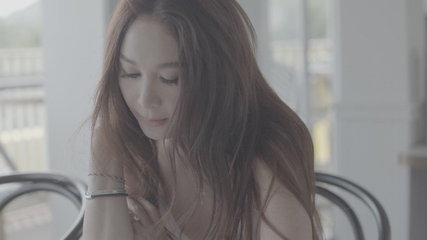 温碧霞首次执导MV 唱出少女情怀