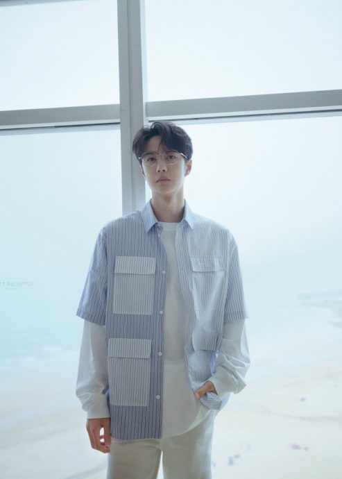 狂迷机上喊殿下跪地示爱 王一博怒发声明抵制滋扰