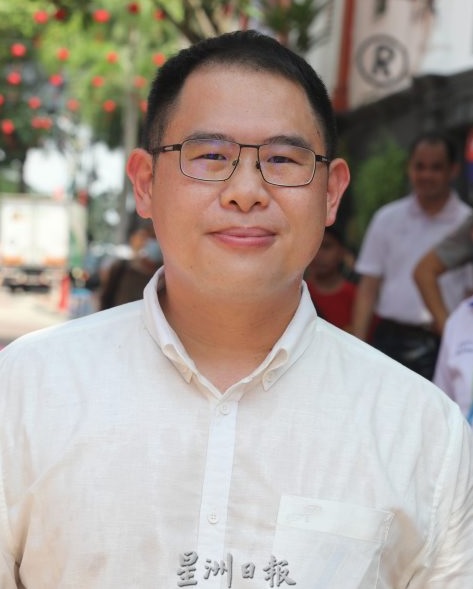 独家|女子称吃火锅捞出“电池” 林添顺:向县卫生局举报