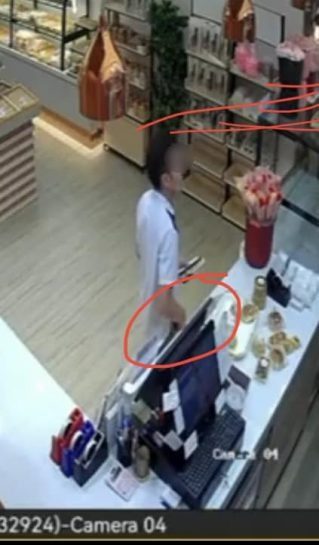 独家|装顾客买蛋糕“顺”手机 烘培店公开视频缉小偷