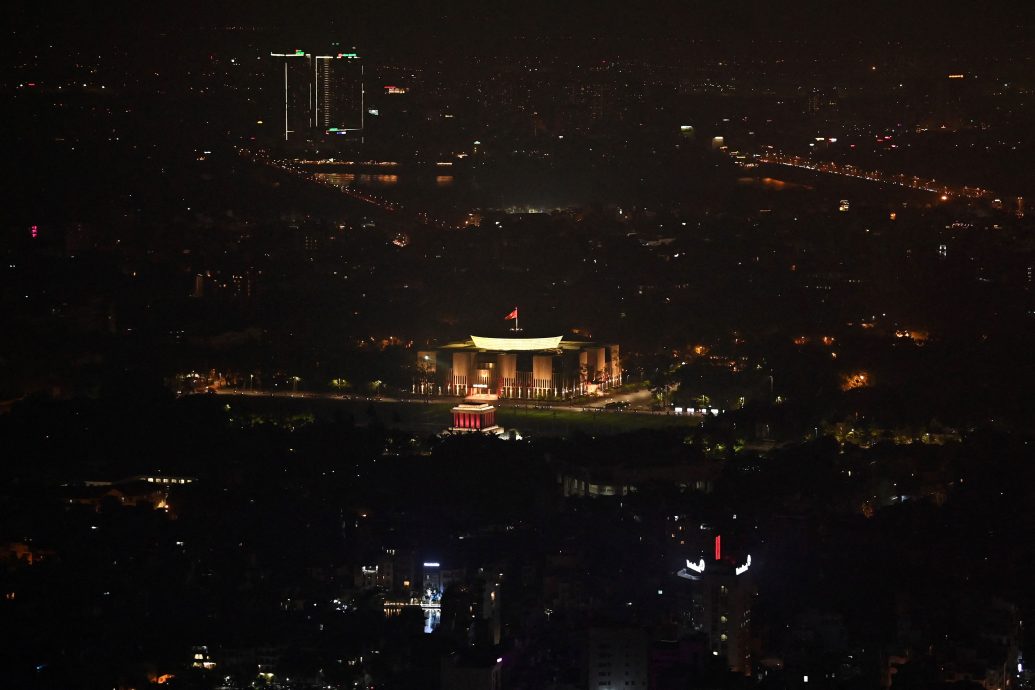 用电量大增电供吃紧 河内三分二街灯不开省电