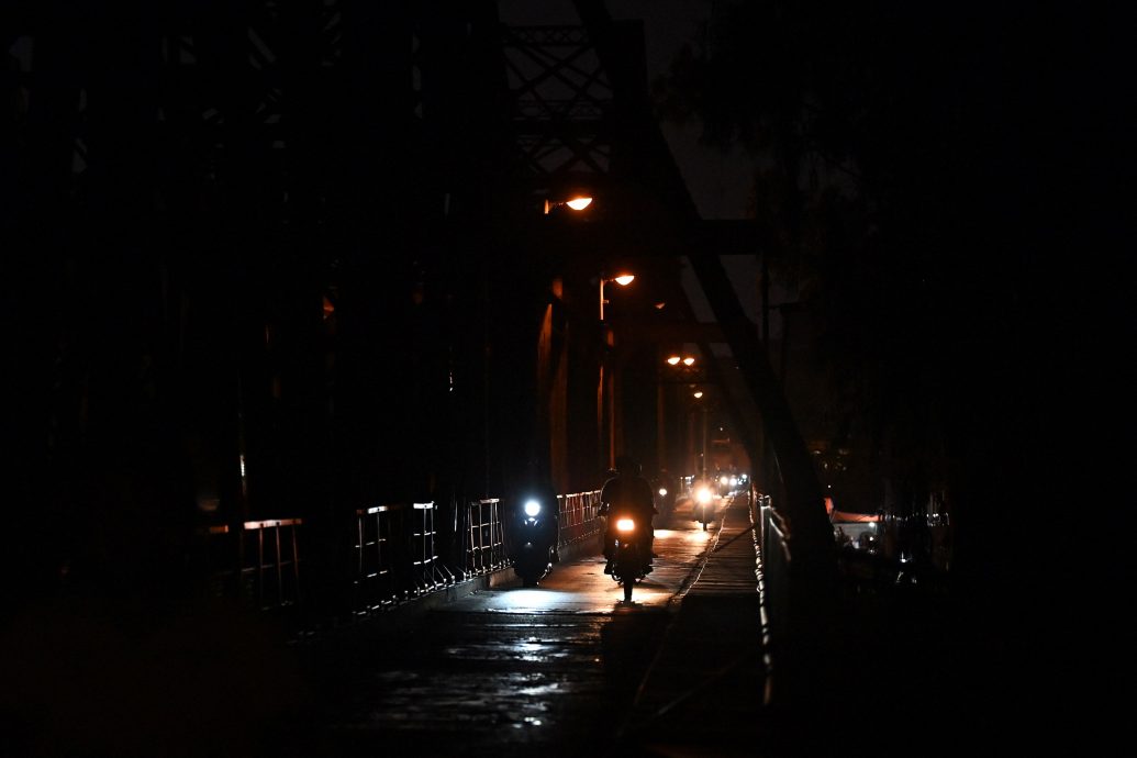 用电量大增电供吃紧 河内三分二街灯不开省电