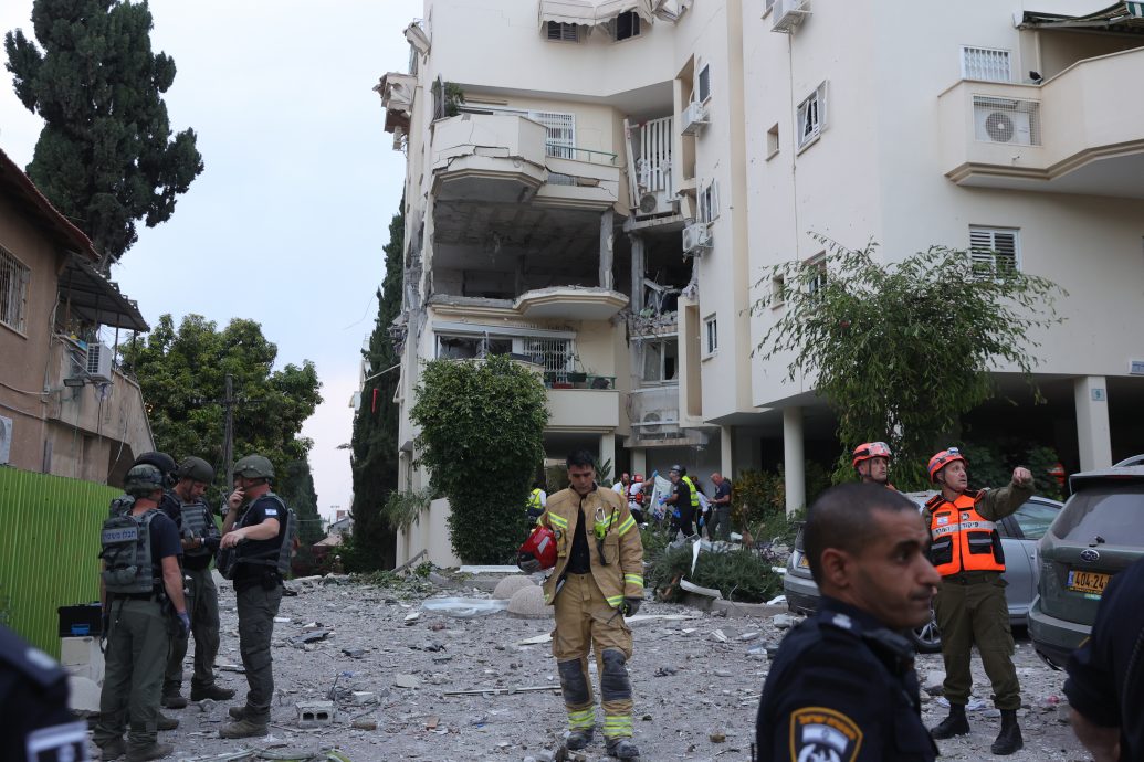 看世界/以色列遭547枚火箭弹袭击 致1死4伤