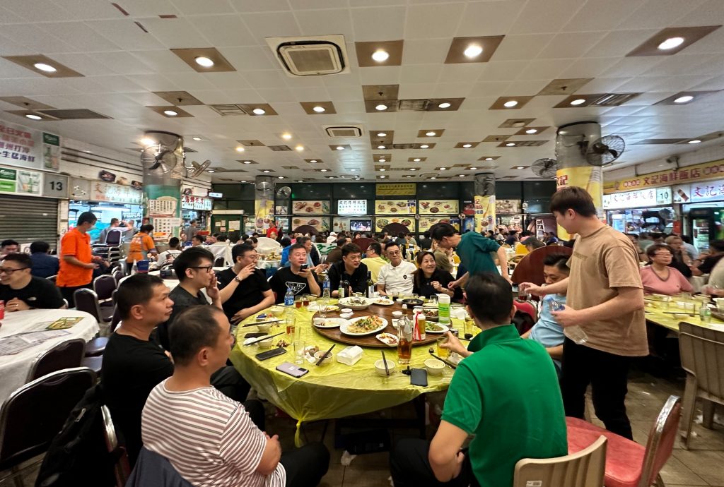 看世界/复常后首个母亲节 港人豪掷万金吃大餐