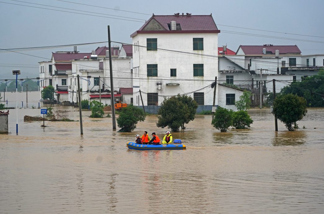 看世界／江西连日暴雨 30万人受灾 6市现灾情 宜春决堤淹4村