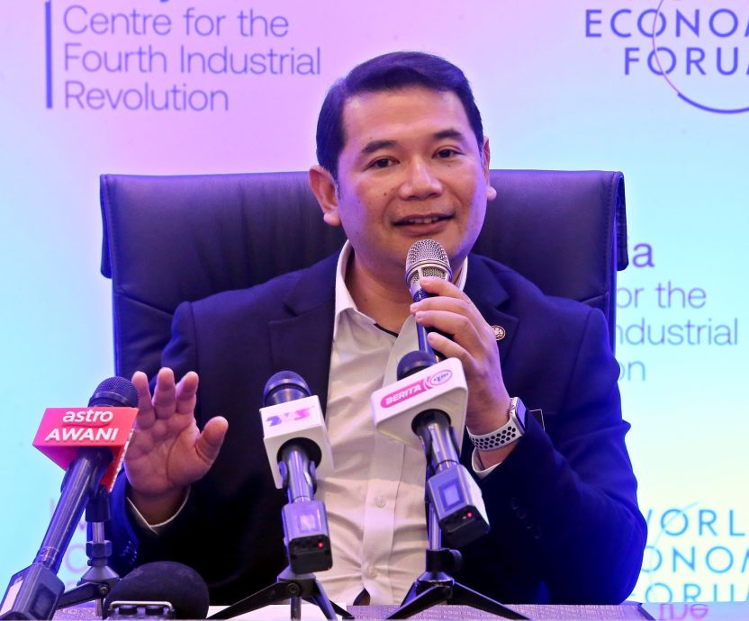 经济成长超出预期通胀也放缓·拉菲兹：很高兴