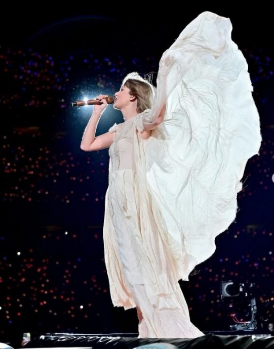 网卖看过泰莱个唱隐形眼镜 开天价4万被骂爆