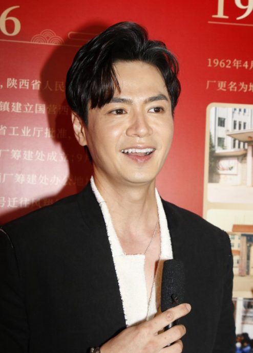 罗子溢开腔护妻力撇婚变 曝杨茜尧8月来马旅行庆生