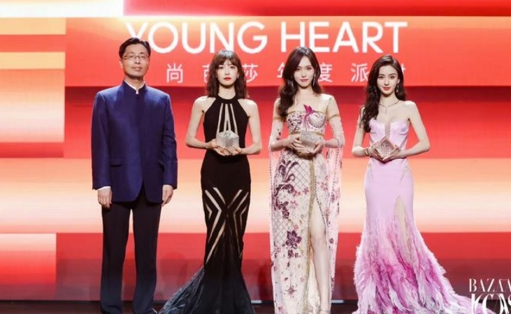 芭莎派对座位亮点｜赵丽颖坐主位领年度演员 Angelababy咖位偶像派