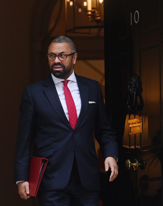 英外长:预计本周会见中国国家副主席韩正