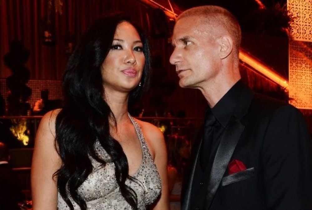 莱斯纳前妻自称是千万美元股票拥有人