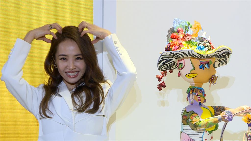 蔡依林透视装辣晒美腿　亲口认：看不到曙光