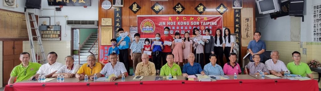 蔡长深吁华裔学生选读华文