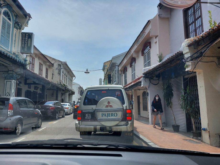 蚊症来袭 老街大规模喷蚊雾