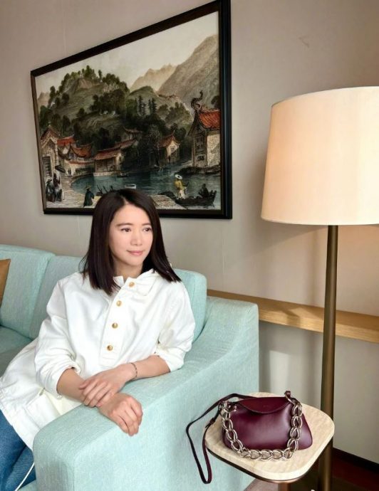 袁咏仪获封港版柯德莉夏萍 惹网不满:不要侮辱Audrey