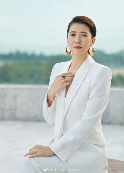 袁咏仪获封港版柯德莉夏萍 惹网不满:不要侮辱Audrey