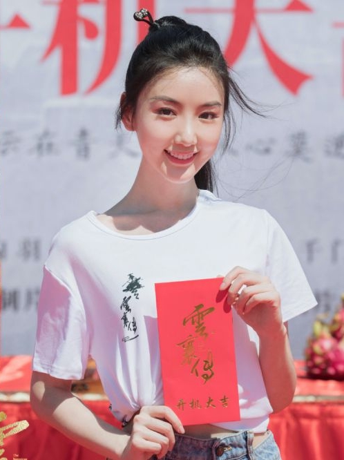 被吐槽医美脸没灵气 毛晓彤演女侠网喊出戏