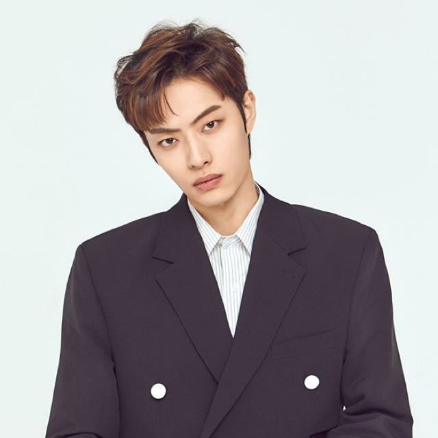 被抓包穿假CK内裤 29岁男偶像呛：行了别唠叨