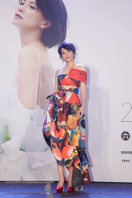 被问老公顿3秒 李心洁2度哽咽泪险泪崩