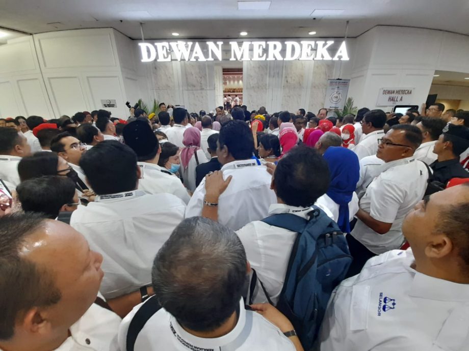 视频 | 团结政府大会人数破万!部分党员进不了 与保安大吵