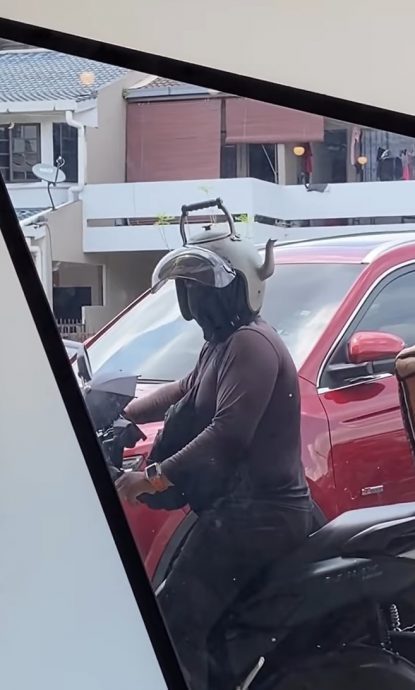 视频| 送餐员创意头盔引网笑 “怪不得茶壶不见了”