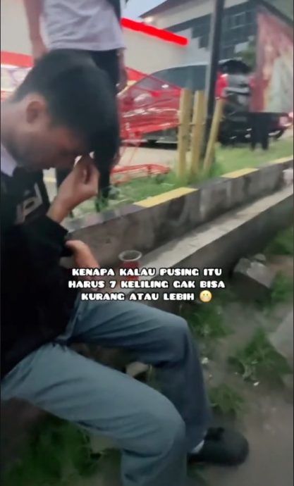 视频|高中生头晕坐路边休息 “我每天走16公里上下学”