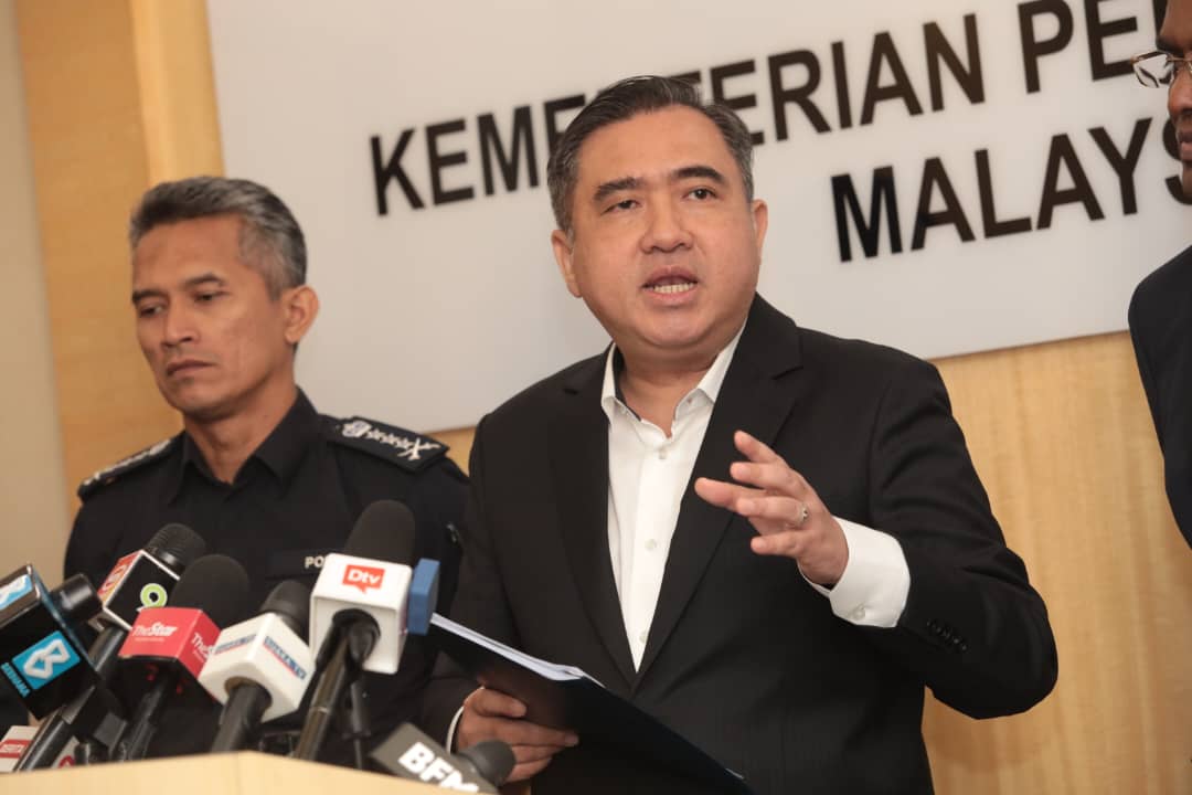 解决隆市中心交通问题 陆兆福:703起繁忙时段3地区推逆向车道措施 