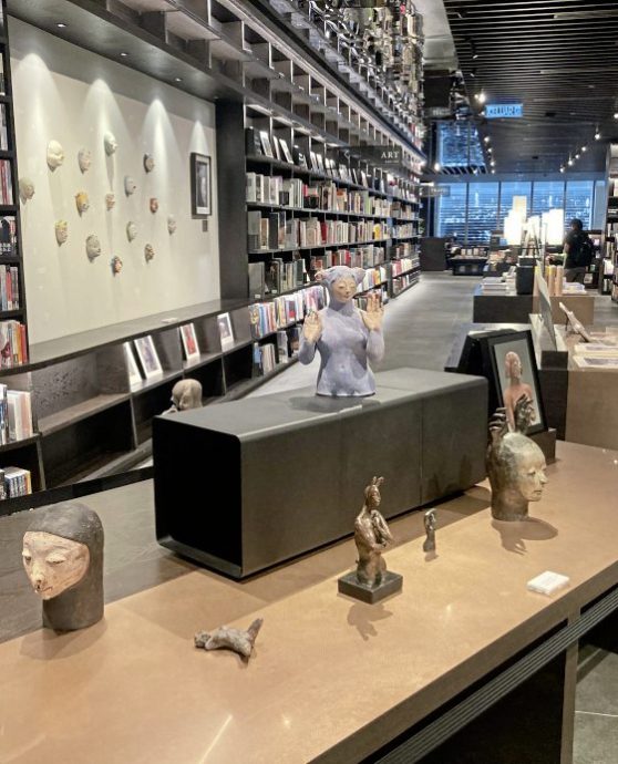 谭宝婷／探索人性微妙的情感世界──陶泥凋塑艺术家曹涵凯