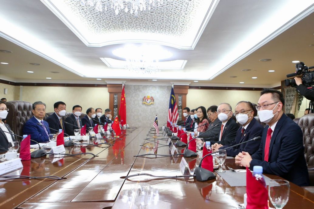 赵乐际拜访议长佐哈里