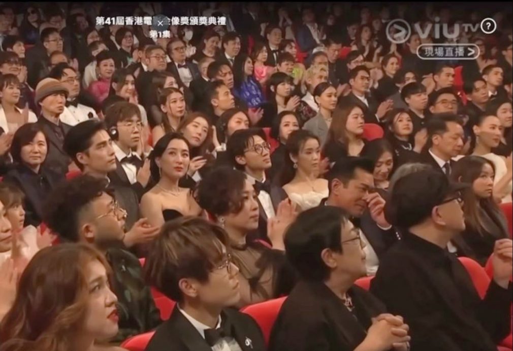 郑秀文夺后双臂被打码 网酸“好像被截肢”