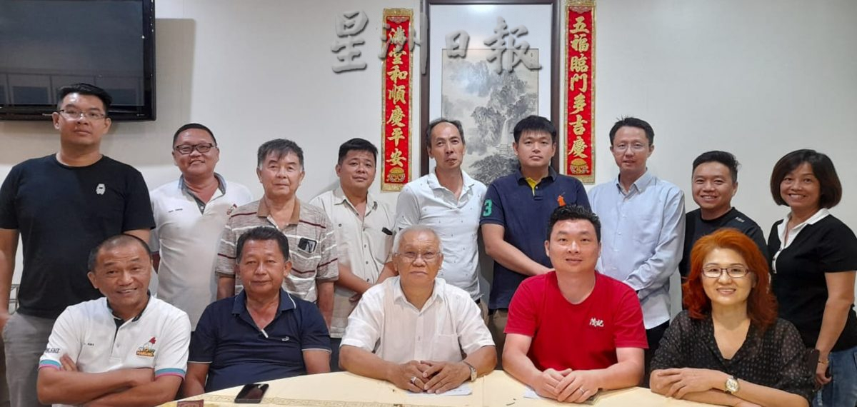 陈伟鹏吁农友加强管理 减少苍蝇肆虐问题