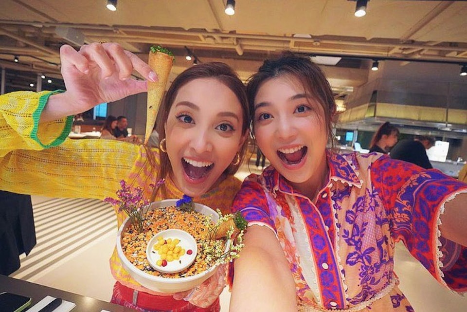 陈凯琳单文柔对亲家 郑嘉颖惊呆留言惹热议