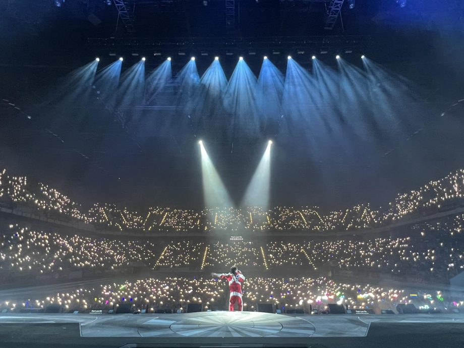 陈奕迅完成3场个唱庆功 亚罗街吃鸡翅乐出斗鸡眼