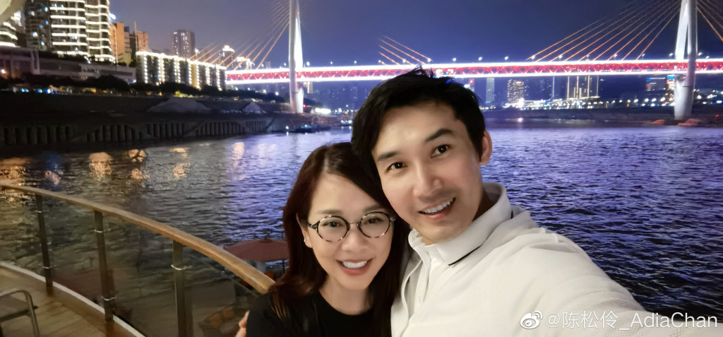 陈松伶逛商场被偶遇 小9年老公代挽手袋靠边站