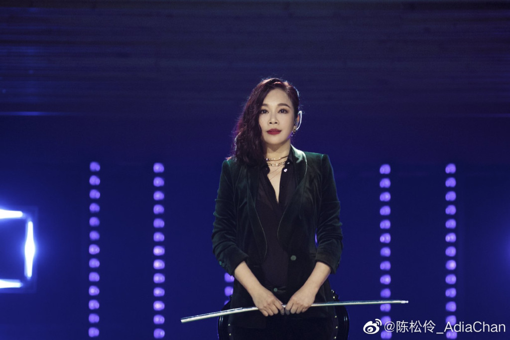 陈松伶逛商场被偶遇 小9年老公代挽手袋靠边站