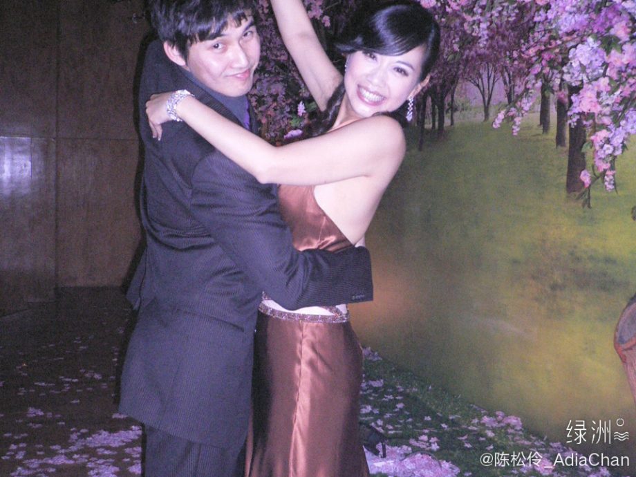 陈松伶逛商场被偶遇 小9年老公代挽手袋靠边站