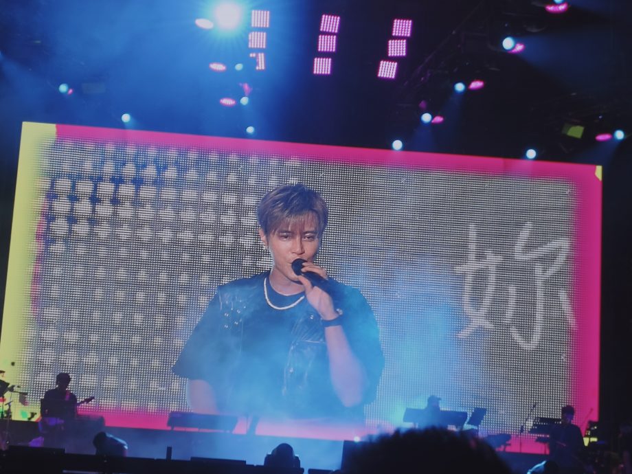 陶喆滑跌台上惨摔  罗志祥High过头爆粗