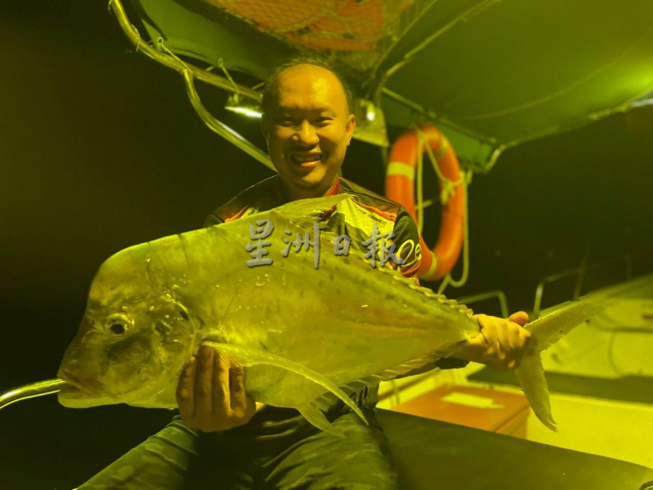 霹：5月4日见报／封底主文／乐活频道|钓鱼乐趣大 陈家辉静谧享受垂钓乐