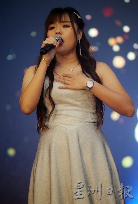 霹:封底主文/《K歌之王》总决赛 王凯诺《如愿》夺本年度K歌之王