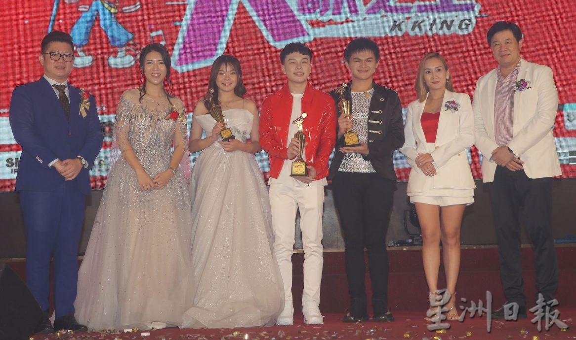 霹:封底主文/《K歌之王》总决赛 王凯诺《如愿》夺本年度K歌之王